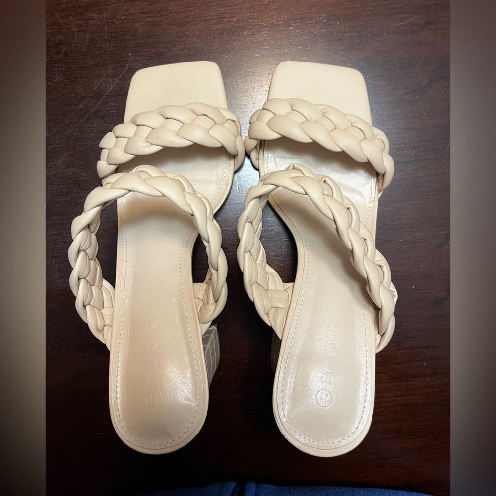 Elegant Braided Sandals in Cream